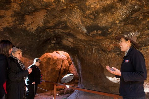 Highlights Of Uluru Including Sunrise And Breakfast - Pubs and Clubs 1