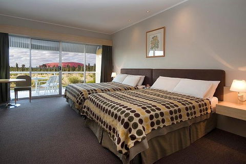 3-Day Uluru-Kata Tjuta And Kings Canyon 4WD Small-Group Eco-Tour From Alice Springs - Pubs and Clubs 0