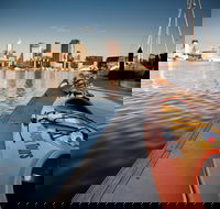 Melbourne Sunset Kayaking Experience with Dinner - Pubs and Clubs