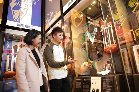 Sports Tour Of Melbourne With MCG Tour And Australian Sports Museum Access - Pubs and Clubs 1