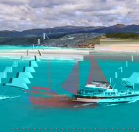 2-Day Whitsundays Sailing Adventure SV Whitehaven - Pubs and Clubs