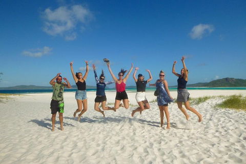 2-Day Whitsundays Sailing Adventure: Summertime - Pubs and Clubs 2