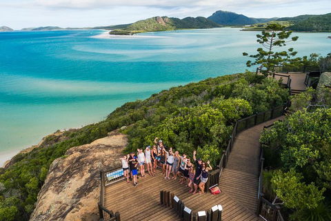 2-Day Whitsundays Sailing Adventure: Summertime - Pubs and Clubs 3