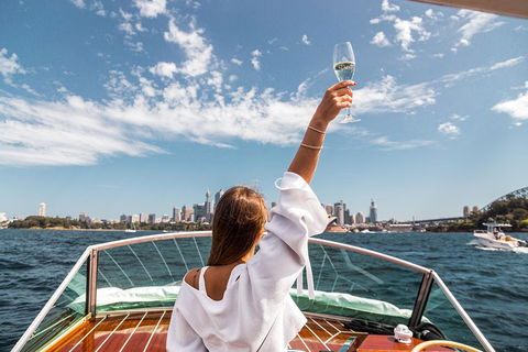 Private Icons And Highlights Cruise Of Sydney Harbour - Pubs and Clubs 2