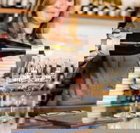 Wine Tour 4WD Tour - Pubs and Clubs