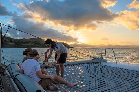 Sunset Sail In The Whitsundays - Pubs and Clubs 2