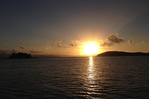 Sunset Sail In The Whitsundays - Pubs and Clubs 4