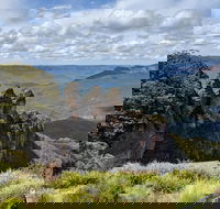Blue Mountains Private Tour - wild kangaroos waterfalls and The Three Sisters - Go Out