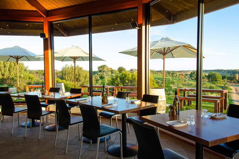 Peninsula Hot Springs & Wine Tasting - Day Tour - Pubs and Clubs 2