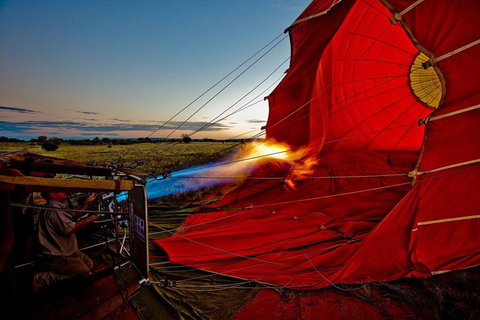 Early Morning Ballooning In Alice Springs - Pubs and Clubs 0
